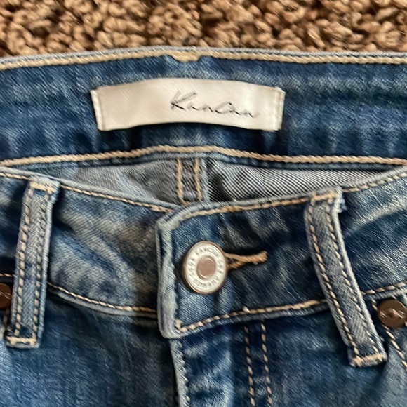 Womens kancan ankle cropped jeans with tears. Size 26 - Picture 2 of 4